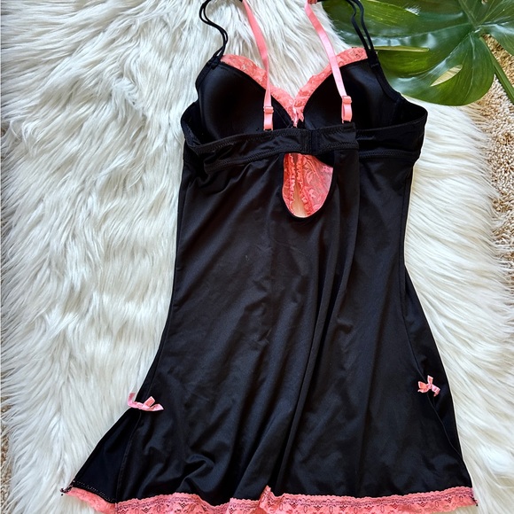 Sexy Black and Pink Lace Chemise - Picture 2 of 8